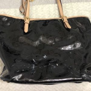 Women’s Michael Kors purse.